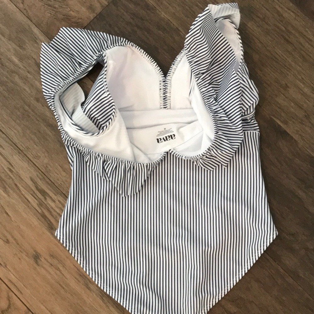 Aava Swim Ruffle One Piece - Picture 3 of 3